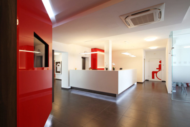 Empfangsraum Praxis Tegernheim